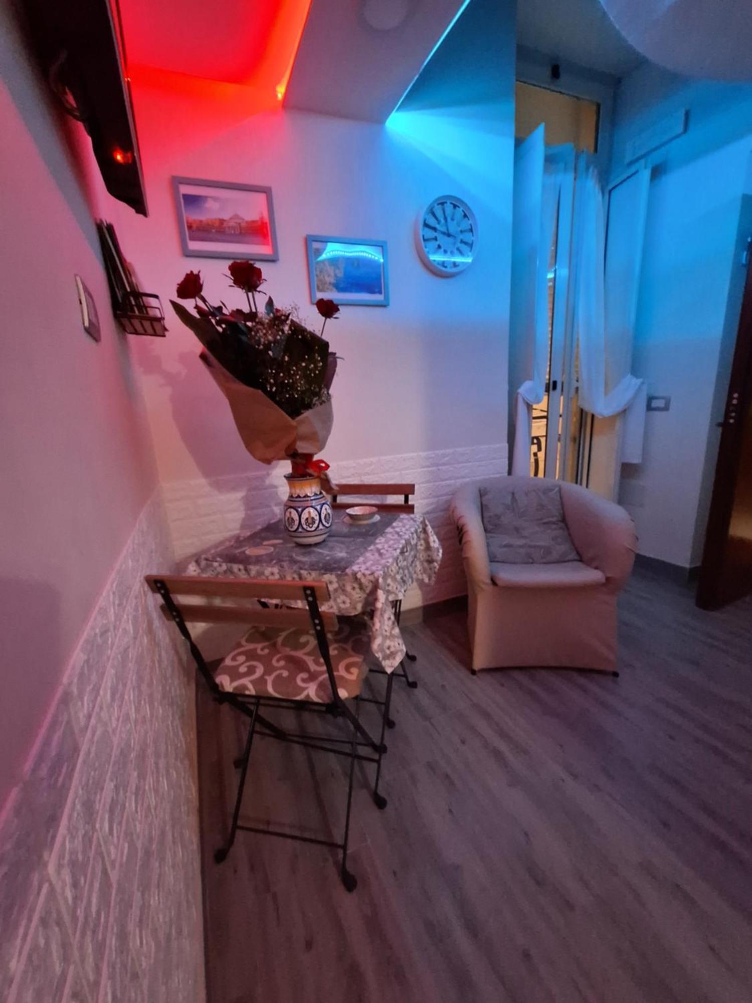 La Casa Di Nana' Apartment Napoli Bagian luar foto